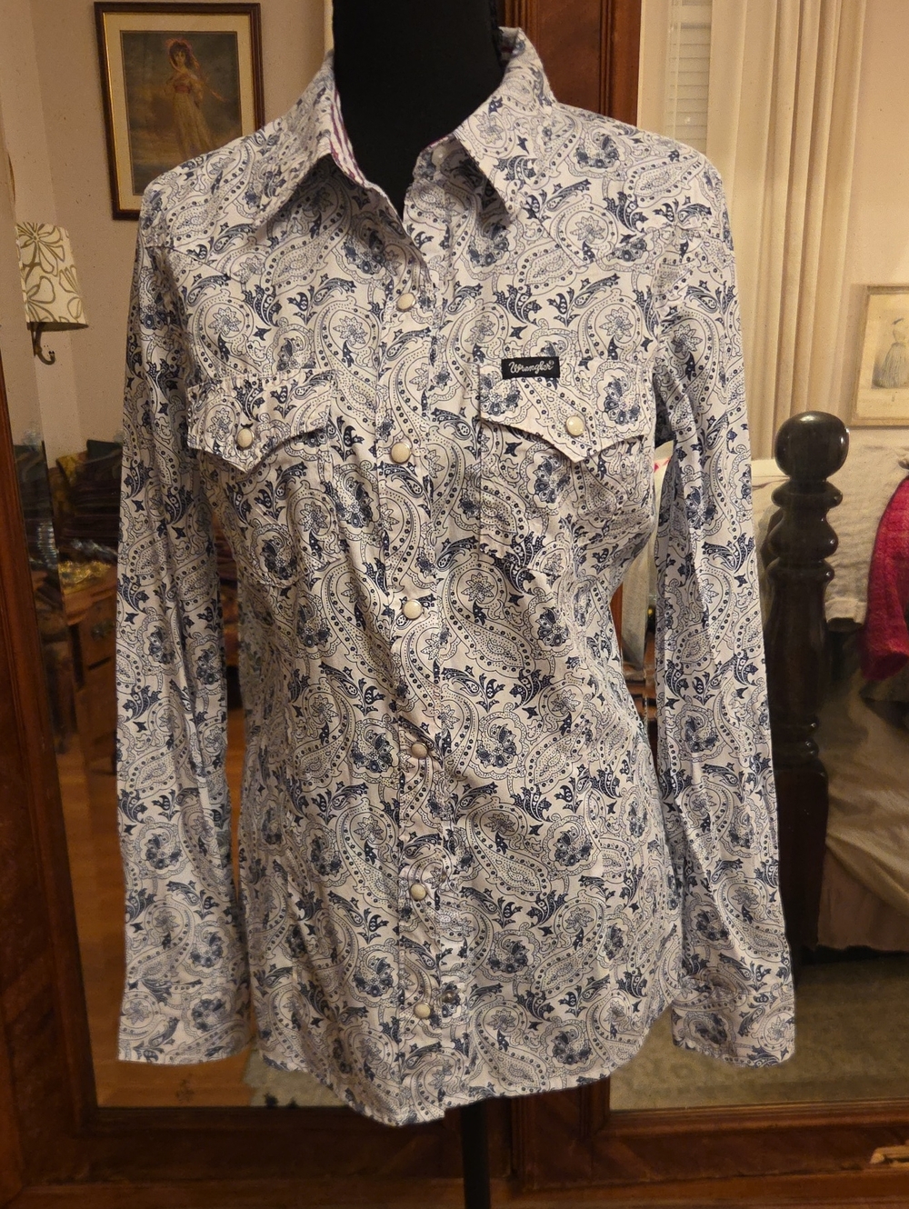 Wrangler White and Navy Paisley Western Pearl Snap Shirt